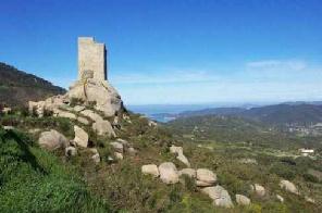 Click the image to view photos taken whilst walking on this 1-day itinerary.